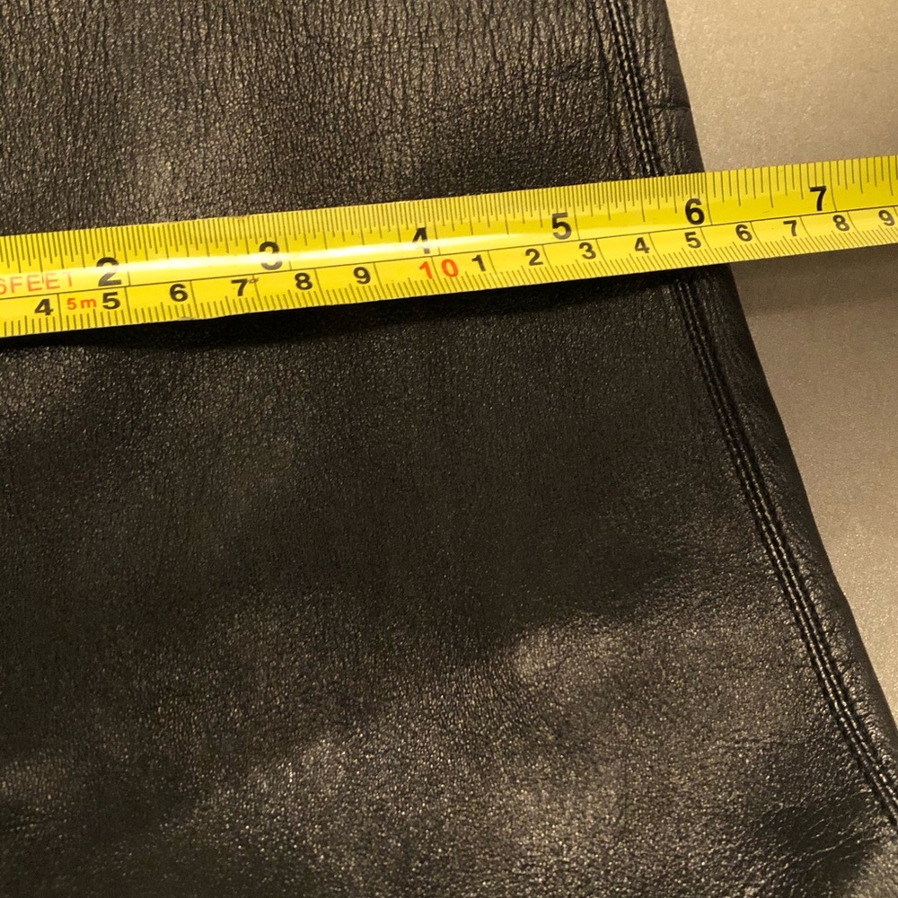 PRADA - Picture 5 of 16